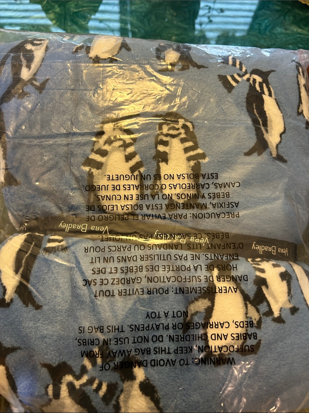 Vera Bradley Playful Penguins Blue Throw Blanket measuring 80" x 50". New - Picture 3 of 4
